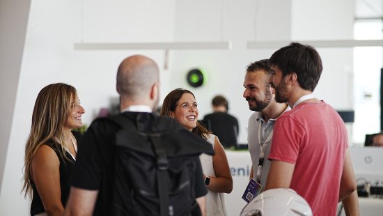 Estudiantes y profesores de IEM. las Profesiones Digitales más Demandadas en España y Latinoamérica