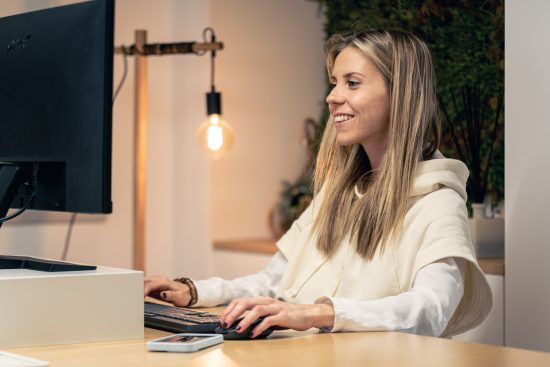 Especialista en Community Management & Social Media Strategy, estudia Máster en Community Management en IEM, Profesión Digital más solicitada en España para 2025