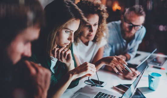 ¿Por qué estudiar Digital Business en 2025? Personas que transformaron su carrera gracias al Máster en Digital Business