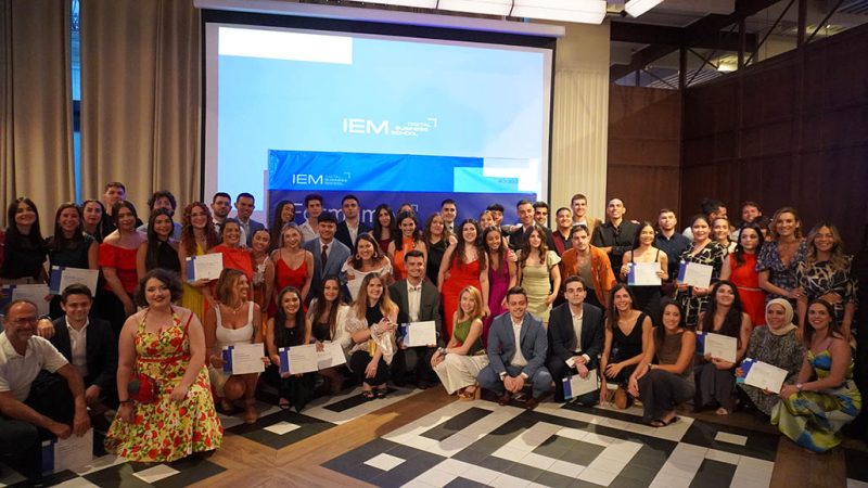 Ceremonia de graduación de alumnos extranjeros y españoles en IEM