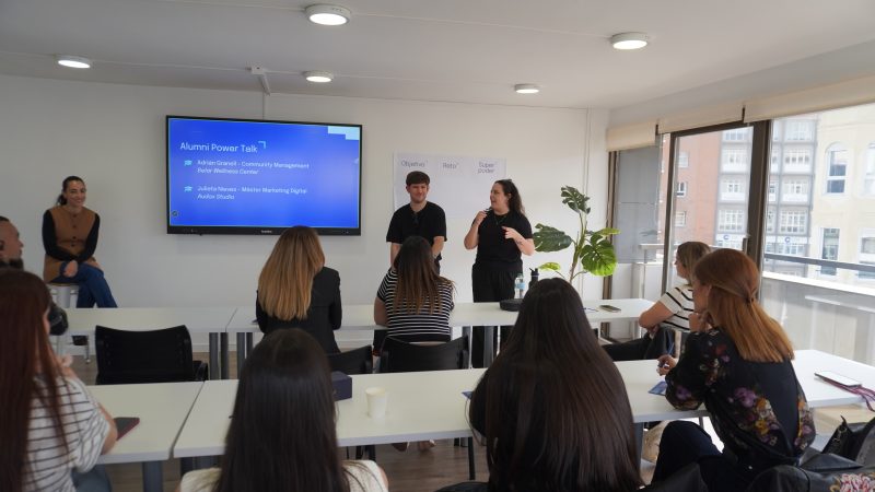 Alumni Power Talk: antiguos alumnos comparten su experiencia y su salto al mundo profesional.