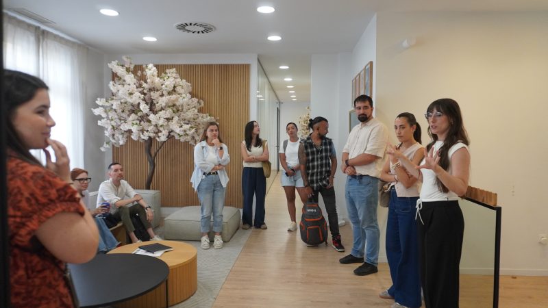 Visita a la agencia UNÁNIME