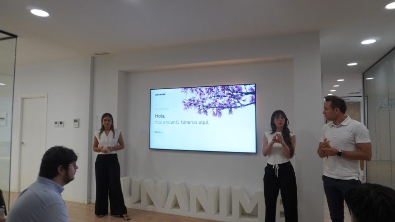 Representantes del equipo de UNÁMIME 