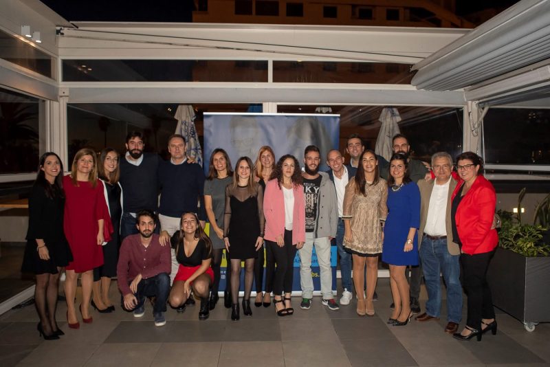 Laura Filippi con compañeros y claustro de IEM
